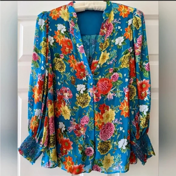 - ALICE + OLIVIA
Sheila Floral Satin Blouse size M - Picture 5 of 10